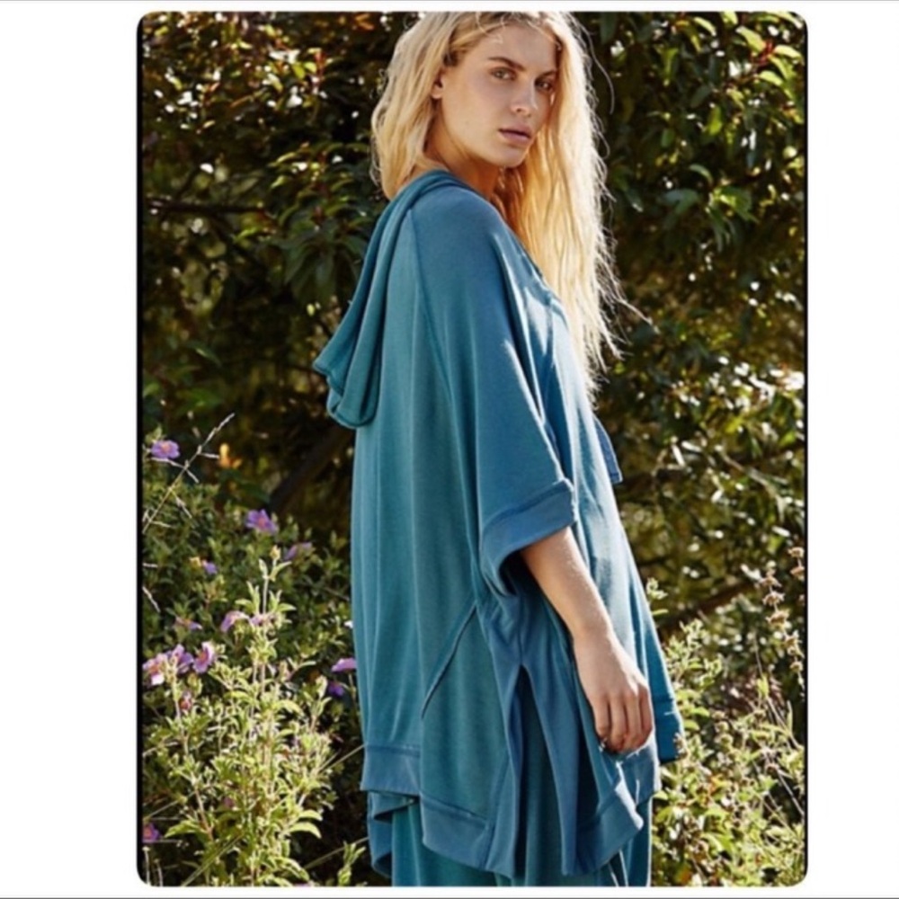 Free People OVERSIZED HOOD PANCHO SIZE SMALL NWT - Picture 3 of 10
